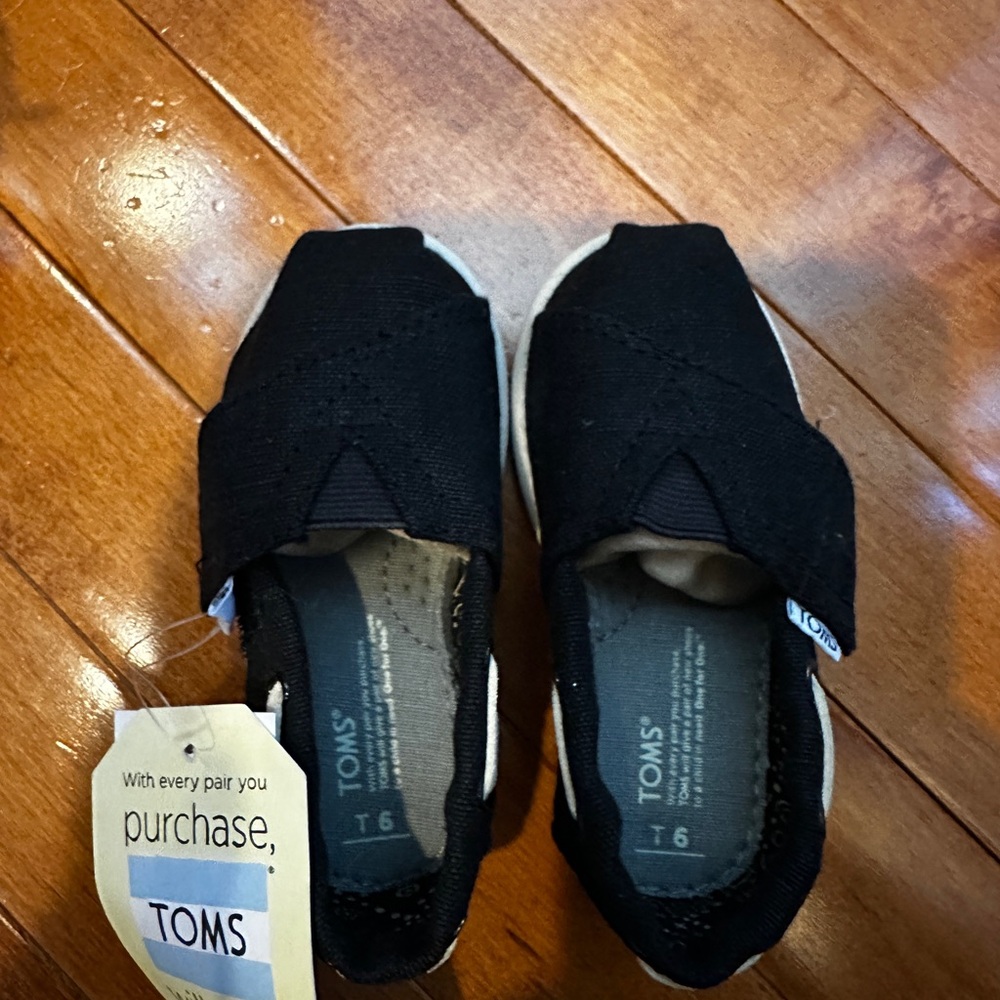 Toms Black Sneakers Canvas Slip-On - Baby/tiny size 6
